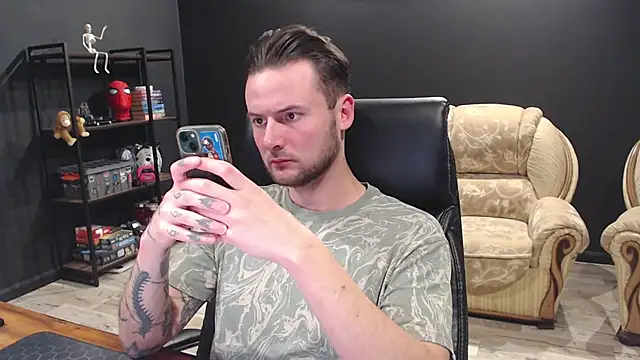 MihasikD online show from October 2025 03:44:02 PM