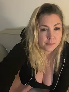 Snapshot of Anna_Alexa chatting on January 2025 09:42:01 PM Anna Alexa online show from January 2025 09:42:01 PM