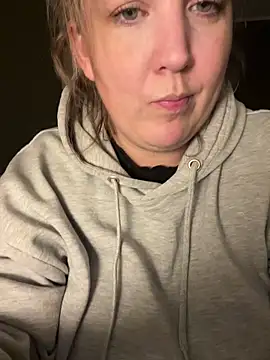 Snapshot of Anna_Alexa chatting on December 2025 04:01:01 PM Anna Alexa online show from December 2025 04:01:01 PM