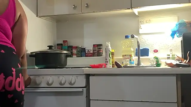 DezerayDelicious online show from March 2025 09:59:02 PM