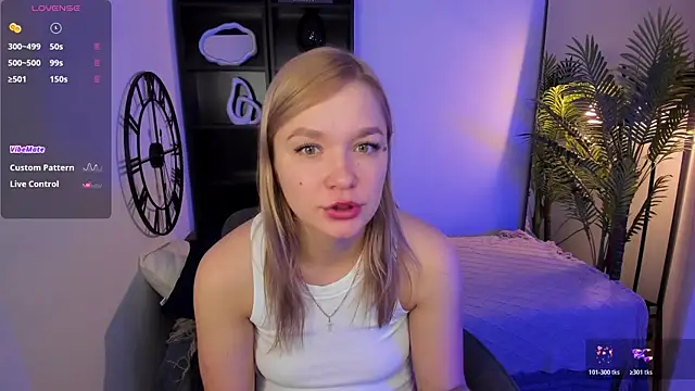 BellaDreamy online show from December 2025 05:44:01 AM