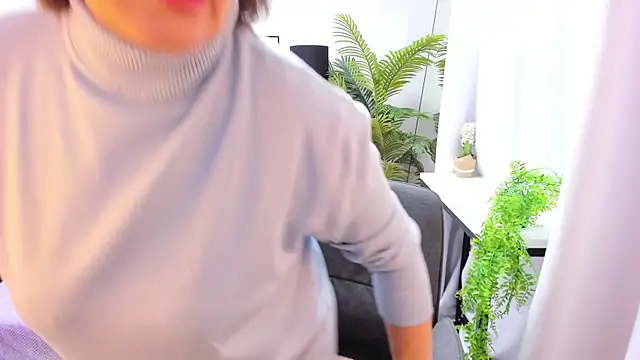 Snapshot of EvelynJoyful chatting on November 2025 05:10:02 AM EvelynJoyful online show from November 2025 05:10:02 AM