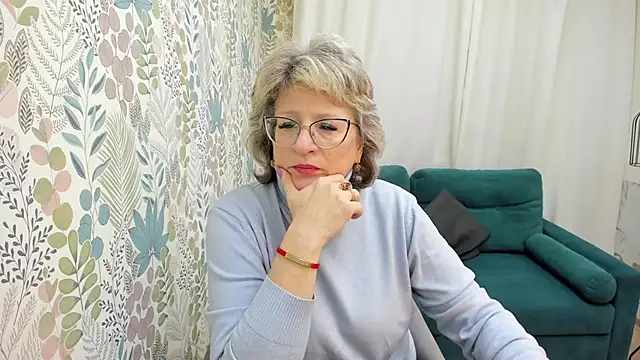 Snapshot of EvelynJoyful chatting on December 2025 04:55:01 AM EvelynJoyful online show from December 2025 04:55:01 AM