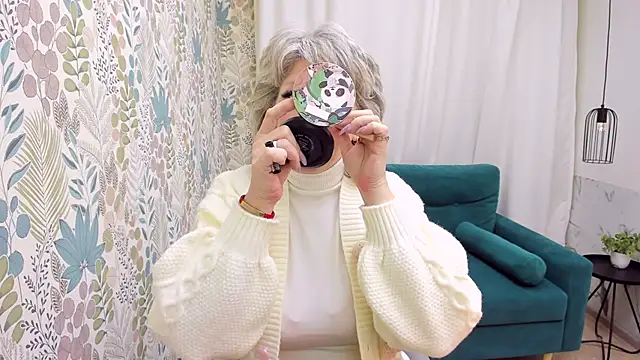 Snapshot of EvelynJoyful chatting on February 2026 05:14:02 AM EvelynJoyful online show from February 2026 05:14:02 AM