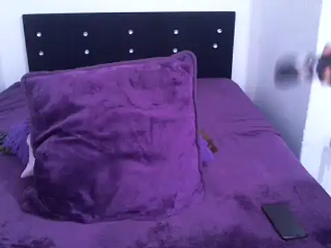 Snapshot of claudia_manuela chatting on February 2026 01:24:02 PM claudia manuela online show from February 2026 01:24:02 PM