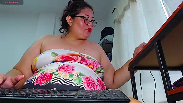 ashelymalefica online show from June 2026 09:01:02 PM