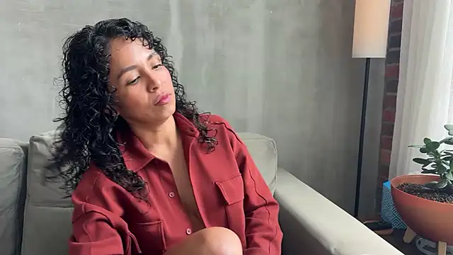 illaroom online show from December 2025 07:57:02 PM