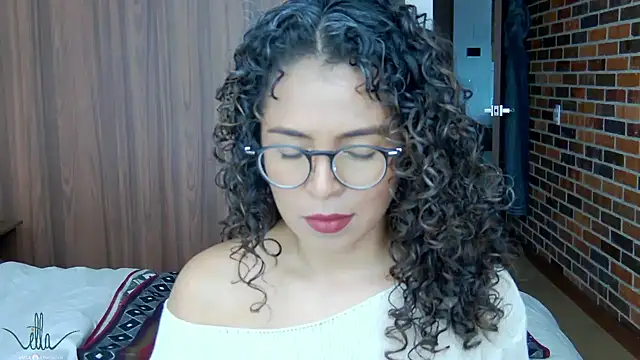 Snapshot of illaroom chatting on December 2024 06:49:01 PM illaroom online show from December 2024 06:49:01 PM