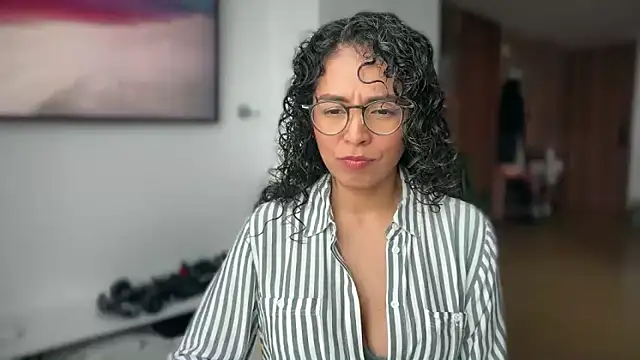 illaroom online show from February 2026 07:52:02 PM