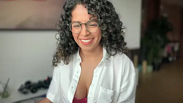 Snapshot of illaroom chatting on October 2025 04:50:01 PM illaroom online show from October 2025 04:50:01 PM