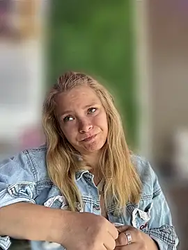 AnastasiaAniess online show from April 2026 08:42:01 AM