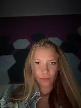 Snapshot of AnastasiaAniess chatting on September 2025 05:18:02 PM AnastasiaAniess online show from September 2025 05:18:02 PM