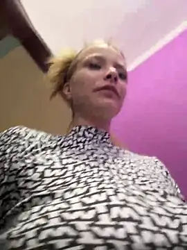 Snapshot of AnastasiaAniess chatting on March 2025 04:33:02 PM AnastasiaAniess online show from March 2025 04:33:02 PM