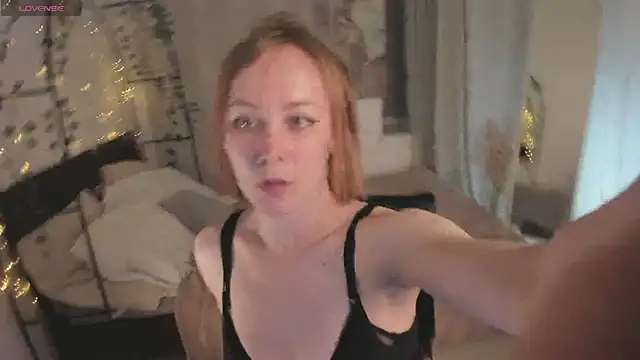 LilianKroft online show from June 2026 12:28:01 PM