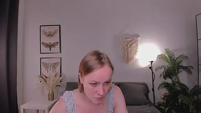 LilianKroft online show from April 2026 12:53:01 PM