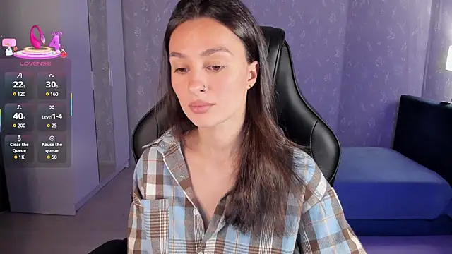 Snapshot of EllaFresh chatting on September 2025 11:01:02 PM EllaFresh online show from September 2025 11:01:02 PM