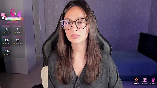 Snapshot of EllaFresh chatting on October 2025 11:06:02 PM EllaFresh online show from October 2025 11:06:02 PM