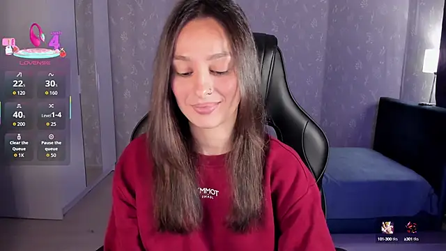 Snapshot of EllaFresh chatting on September 2025 12:17:02 AM EllaFresh online show from September 2025 12:17:02 AM