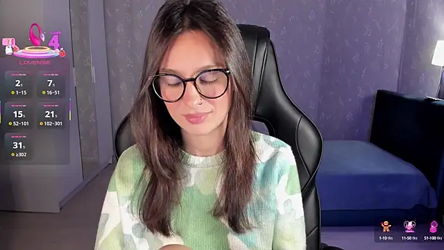Snapshot of EllaFresh chatting on September 2025 12:16:01 AM EllaFresh online show from September 2025 12:16:01 AM