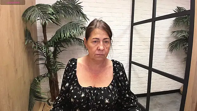 LindaPassionate online show from June 2026 01:09:02 PM