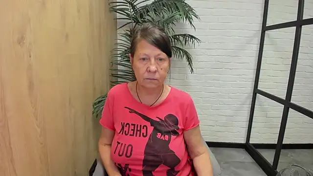 LindaPassionate online show from September 2025 01:15:02 PM