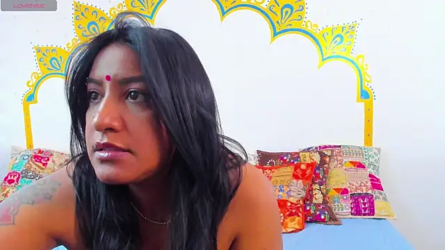 LadyNahir online show from May 2026 02:37:01 AM