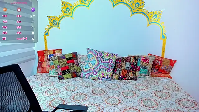 LadyNahir online show from January 2026 12:45:01 PM