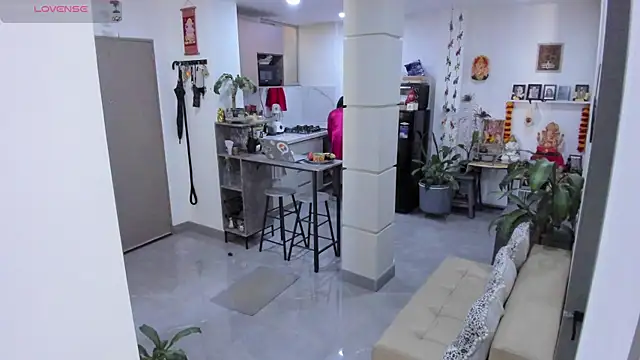 LadyNahir online show from May 2026 02:42:01 PM