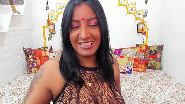 LadyNahir online show from February 2026 06:30:01 PM