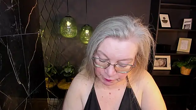 NataliMellow online show from February 2026 01:00:01 PM