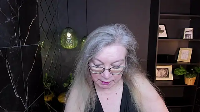 NataliMellow online show from February 2026 01:00:02 PM