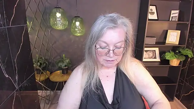 NataliMellow online show from May 2026 04:04:02 PM