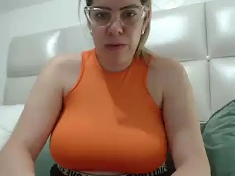 Snapshot of ashlymoon chatting on March 2025 01:03:02 AM ashlymoon online show from March 2025 01:03:02 AM