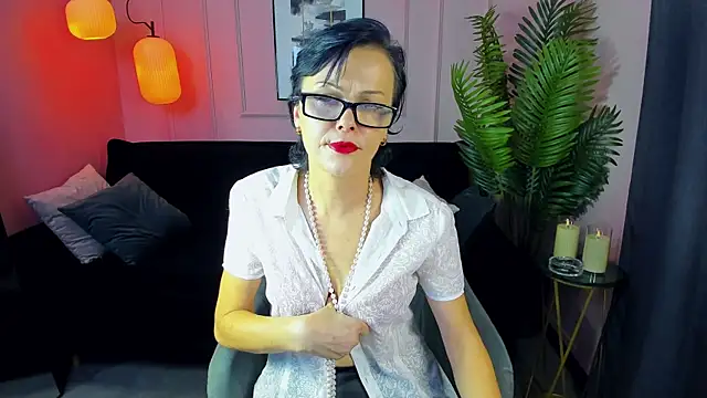Snapshot of BrandiSweetie chatting on September 2025 01:40:02 PM BrandiSweetie online show from September 2025 01:40:02 PM