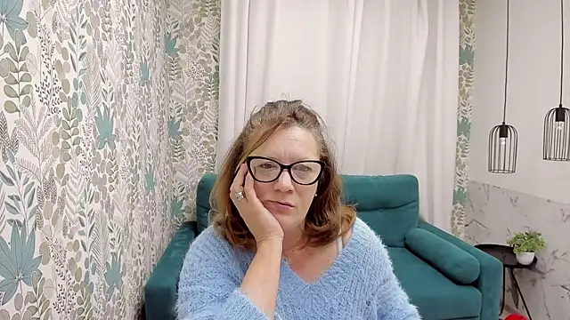 Snapshot of LeaPure chatting on October 2025 05:09:02 AM LeaPure online show from October 2025 05:09:02 AM