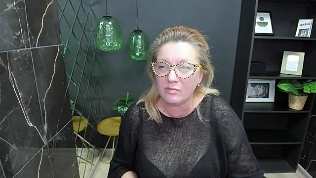 Snapshot of LeaPure chatting on March 2025 11:17:02 AM LeaPure online show from March 2025 11:17:02 AM