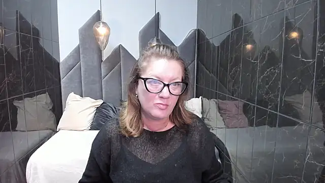 Snapshot of LeaPure chatting on September 2025 05:25:02 AM LeaPure online show from September 2025 05:25:02 AM