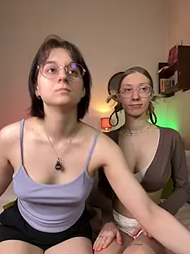 Snapshot of Jitoon_Exe chatting on February 2025 06:56:02 PM Jitoon Exe online show from February 2025 06:56:02 PM