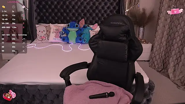 FoxyShy online show from September 2025 05:46:01 AM
