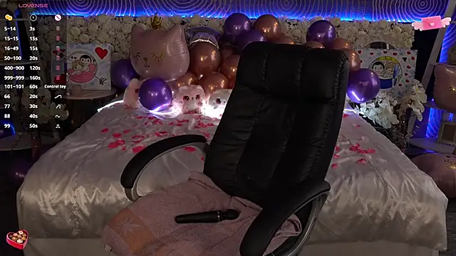 Snapshot of FoxyShy chatting on February 2026 11:32:01 AM FoxyShy online show from February 2026 11:32:01 AM