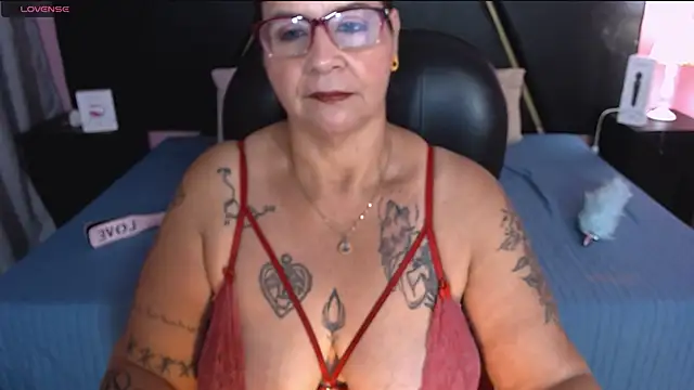 Snapshot of laura_riley chatting on February 2025 12:06:02 PM laura riley online show from February 2025 12:06:02 PM