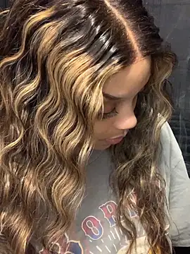 Rakiyahcharms online show from February 2026 04:00:02 AM