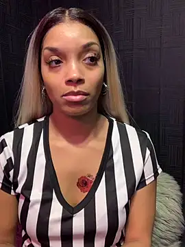 Rakiyahcharms online show from November 2025 10:21:01 PM