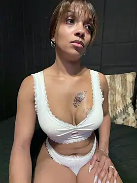 Snapshot of Rakiyahcharms chatting on June 2026 03:17:01 PM Rakiyahcharms online show from June 2026 03:17:01 PM