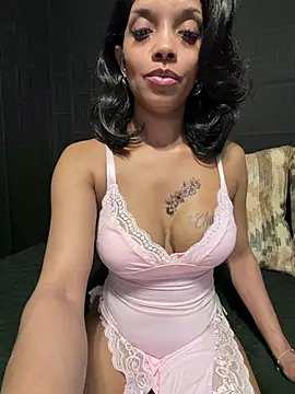 Snapshot of Rakiyahcharms chatting on June 2026 01:16:02 PM Rakiyahcharms online show from June 2026 01:16:02 PM