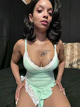 Snapshot of Rakiyahcharms chatting on April 2026 06:42:02 AM Rakiyahcharms online show from April 2026 06:42:02 AM