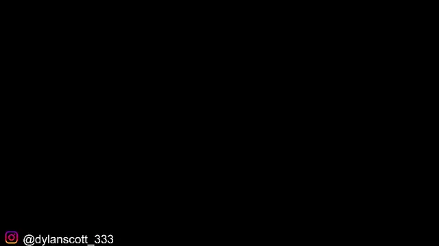 Snapshot of dylanscott_ chatting on October 2025 05:36:02 PM dylanscott online show from October 2025 05:36:02 PM