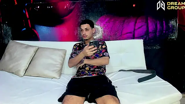 Snapshot of AmazingPartys chatting on November 2025 07:47:01 PM AmazingPartys online show from November 2025 07:47:01 PM