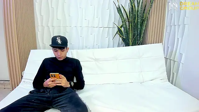 AmazingPartys online show from February 2026 01:23:01 PM