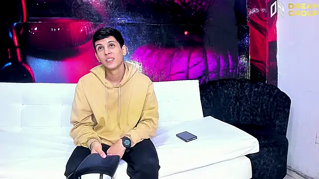 Snapshot of AmazingPartys chatting on November 2025 01:00:02 PM AmazingPartys online show from November 2025 01:00:02 PM